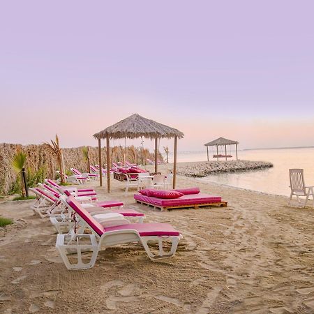 Lagoona Beach Luxury Resort And Spa Манама Екстериор снимка Beach at the resort