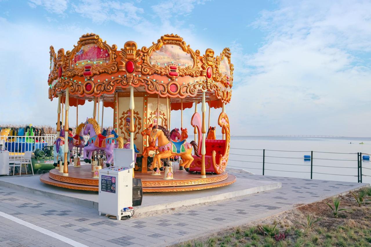 Lagoona Beach Luxury Resort And Spa Манама Екстериор снимка A carousel in Pattaya, Thailand