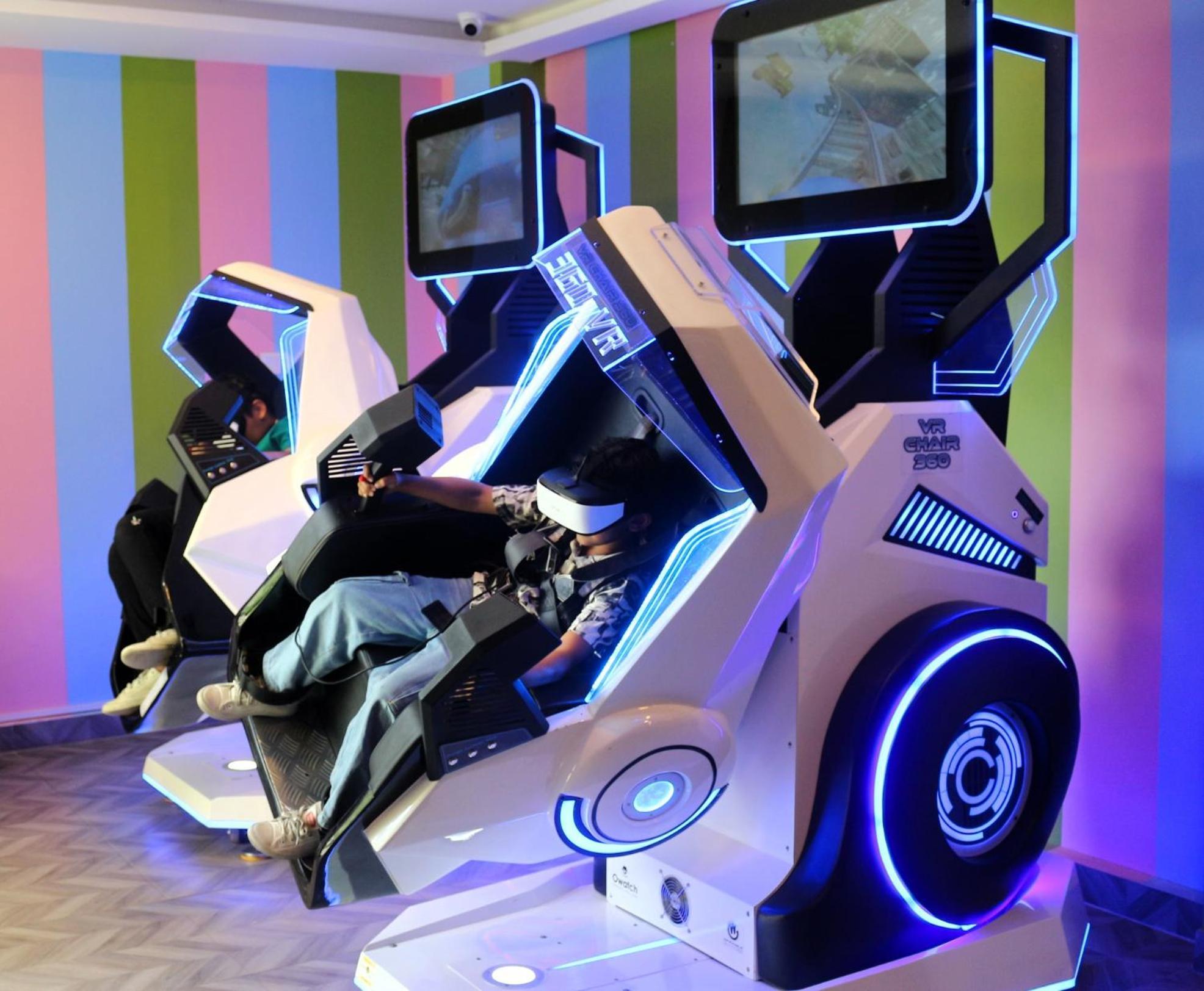 Lagoona Beach Luxury Resort And Spa Манама Екстериор снимка A racing simulator