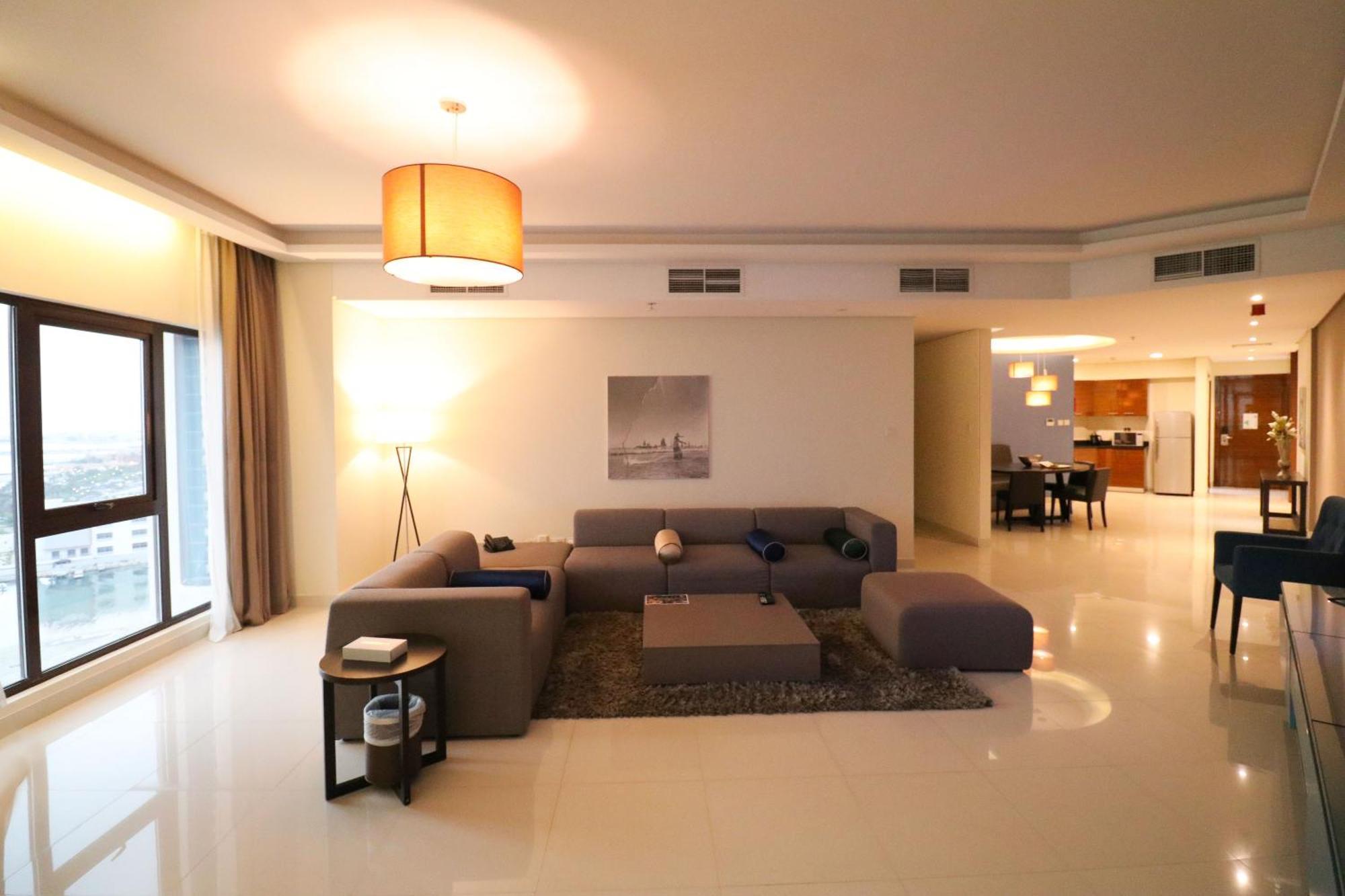 Lagoona Beach Luxury Resort And Spa Манама Екстериор снимка A living room in a typical apartment